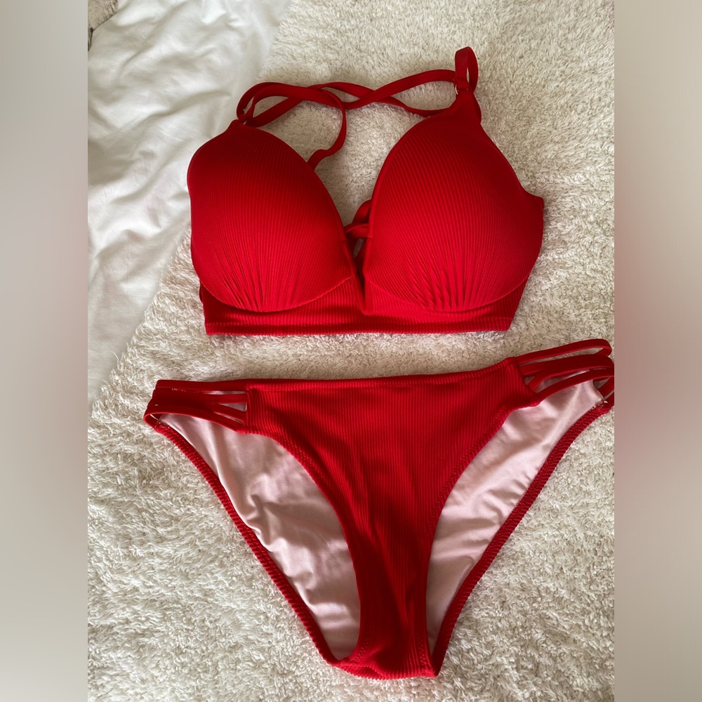 NWOT sexy red swimsuit 🔥 34D Top/medium bottoms